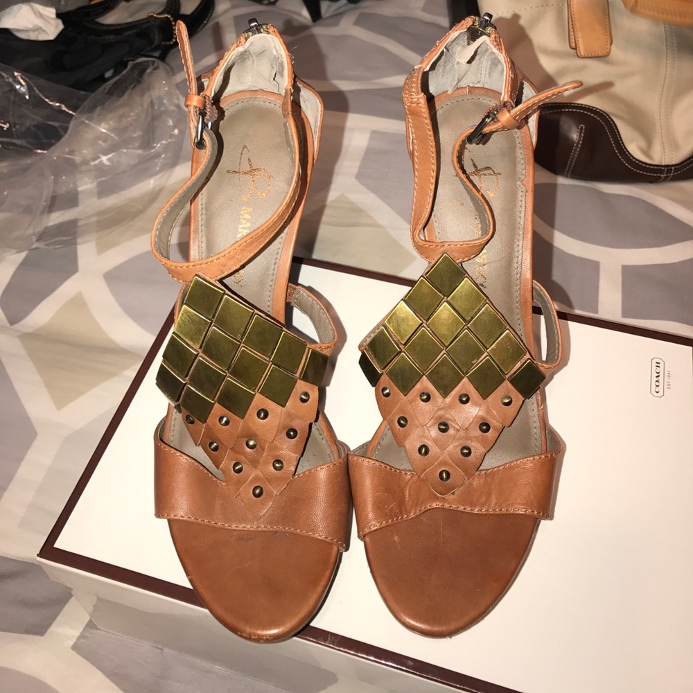 Good condition leather platform heel