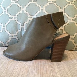 Chinese Laundry peep-toe booties, 7.5 Chinese Laundry peep-toe booties, 7.5