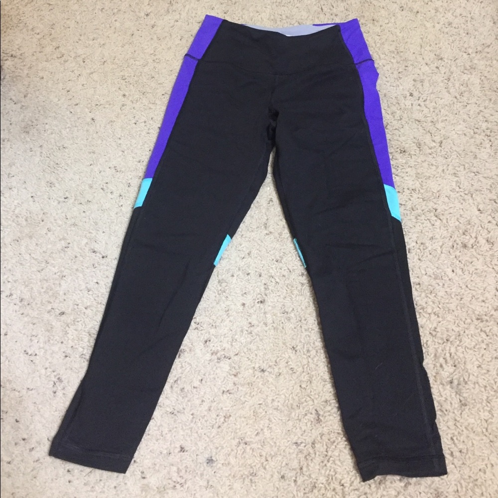 Victoria's Secret VSX Capri leggings