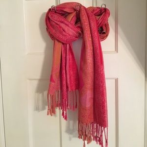 Pink and gold pashmina