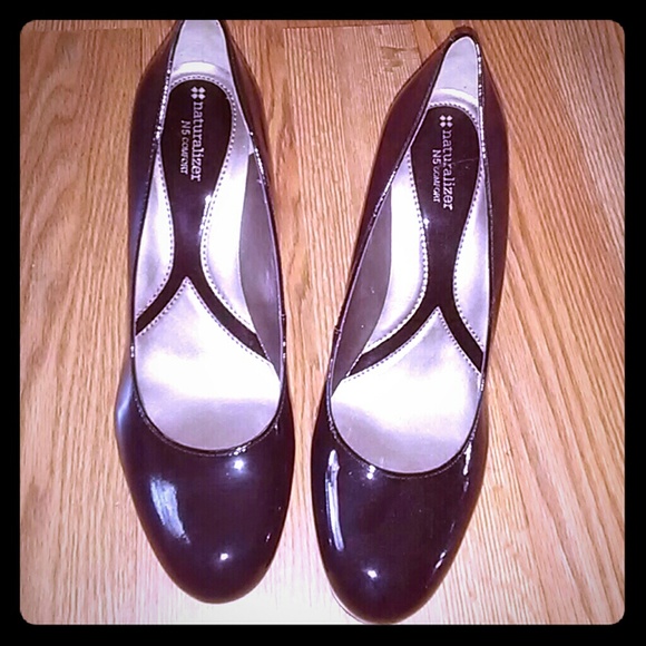 naturalizer white heels