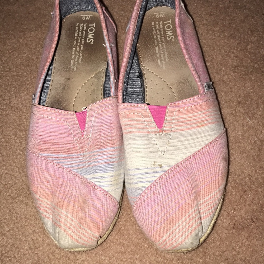 Toms
