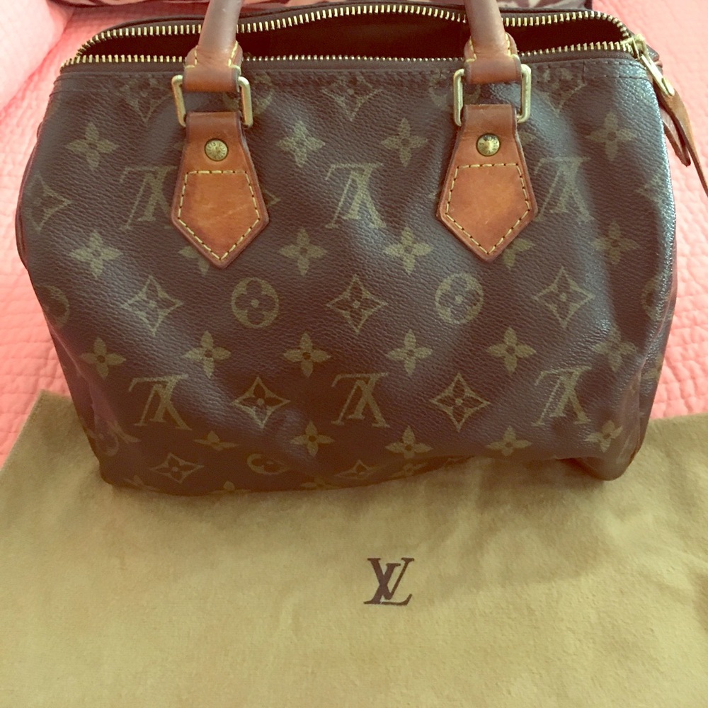 💯 Authentic Louis 🖤 Vuitton Speedy 25