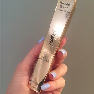 Yves St. Laurent Touché Eclat Highlighter Pen