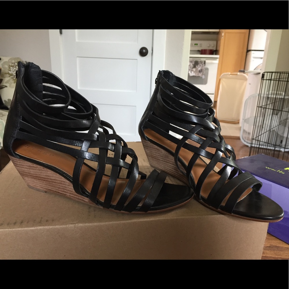 Hinge Black Strappy Wedge Sandals 8M