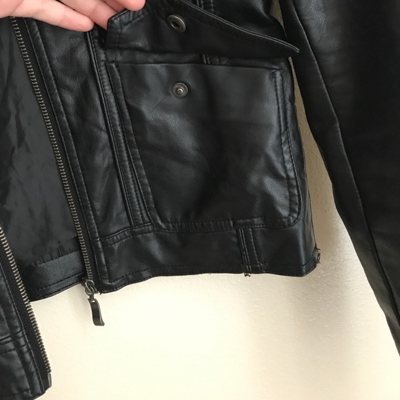 Leather jacket - Picture 3 of 7