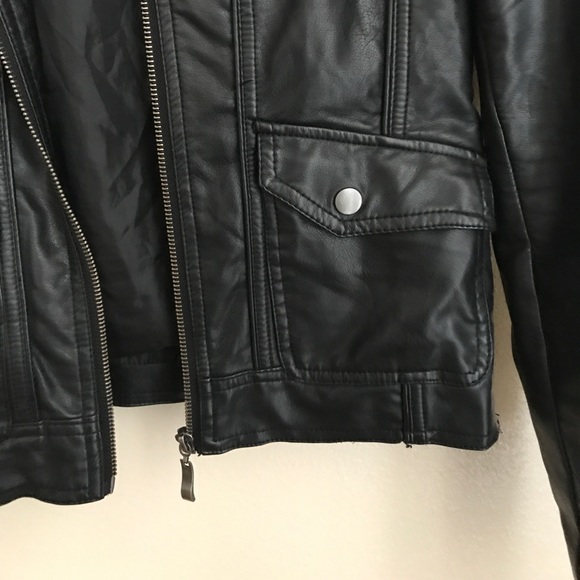 Leather jacket - Picture 4 of 7