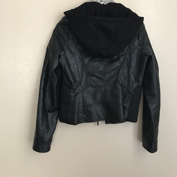 Leather jacket - Picture 5 of 7