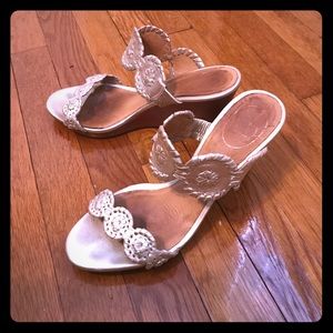 Jack Rogers Luccia Wedges Platinum. Sz 7.5 fits 7!