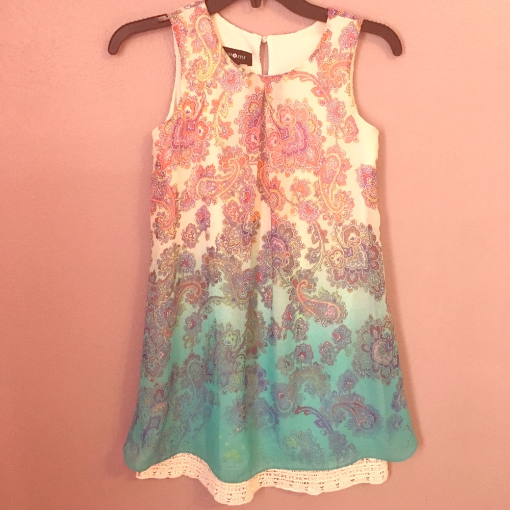 This is an adorable dress that's bright and fun!