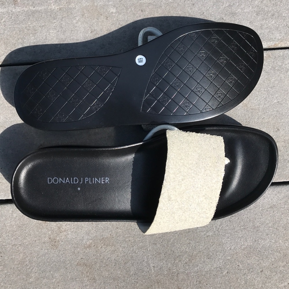 Donald J Pliner Size 6 1/2