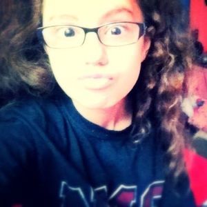 Meet your Posher, Leeann