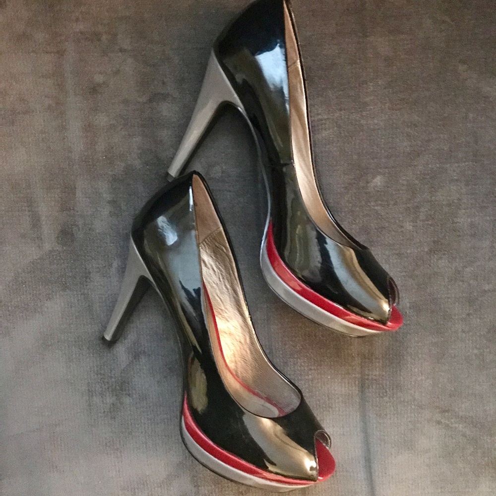 Moda Spana Patent Peep Toe Pumps