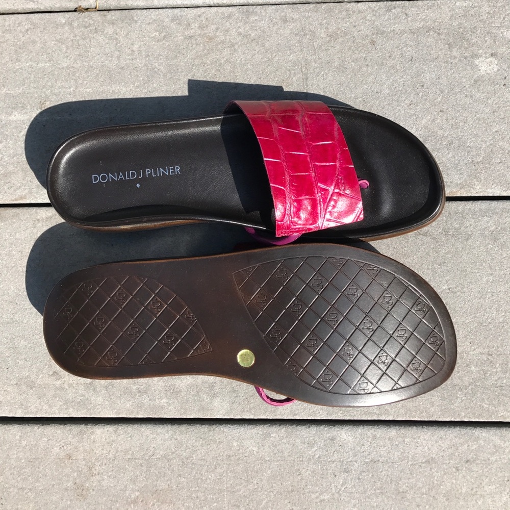 Donald J Pliner size 6 1/2 Fifi Sandal