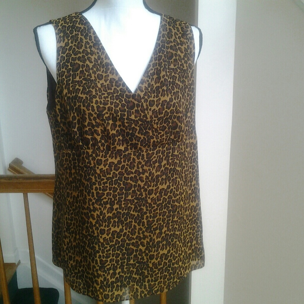 SLEEVELESS ANIMAL PRINT TOP