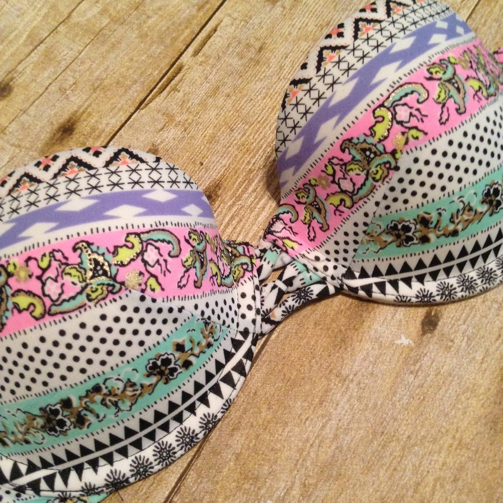 Victoria's Secret Bikini - Picture 4 of 8