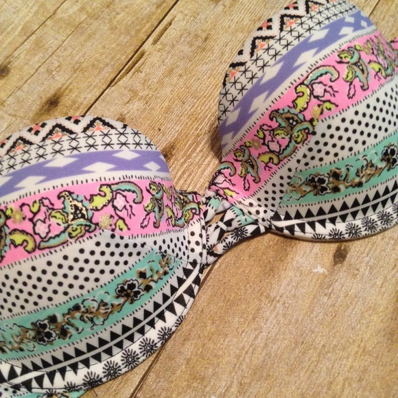 Victoria's Secret Bikini - Picture 4 of 8