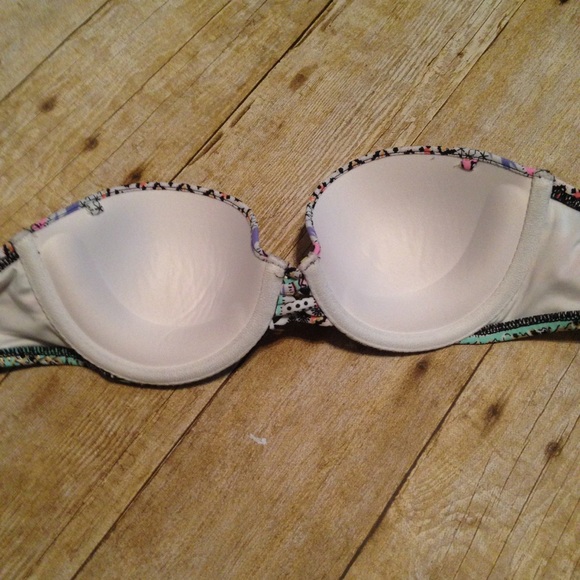 Victoria's Secret Bikini - Picture 5 of 8