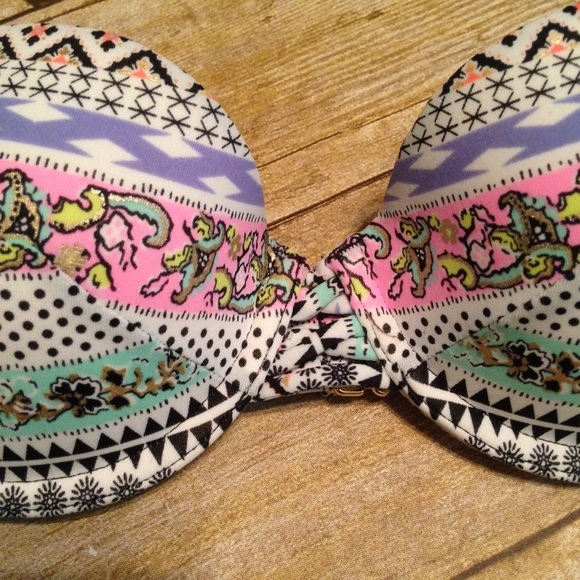 Victoria's Secret Bikini - Picture 7 of 8