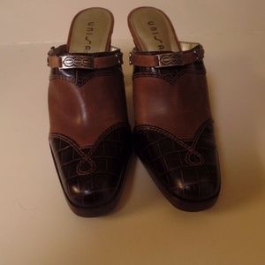 WESTERN STLE TWO TONE HIGH HEEL CLOGS