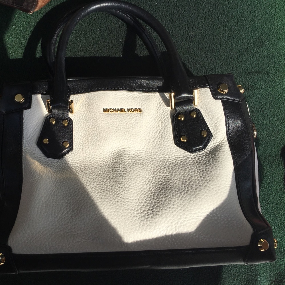 White and black Taryn Michael Kors bag