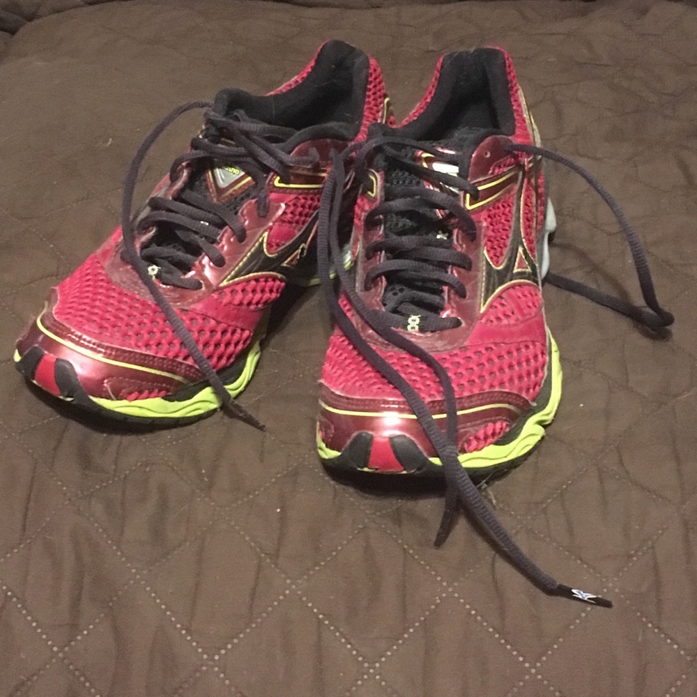 Mizuno Wave Creation 13 sneakers