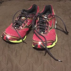 Mizuno Wave Creation 13 sneakers