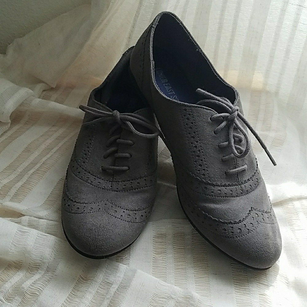 NWOB Gray Suede Oxfords