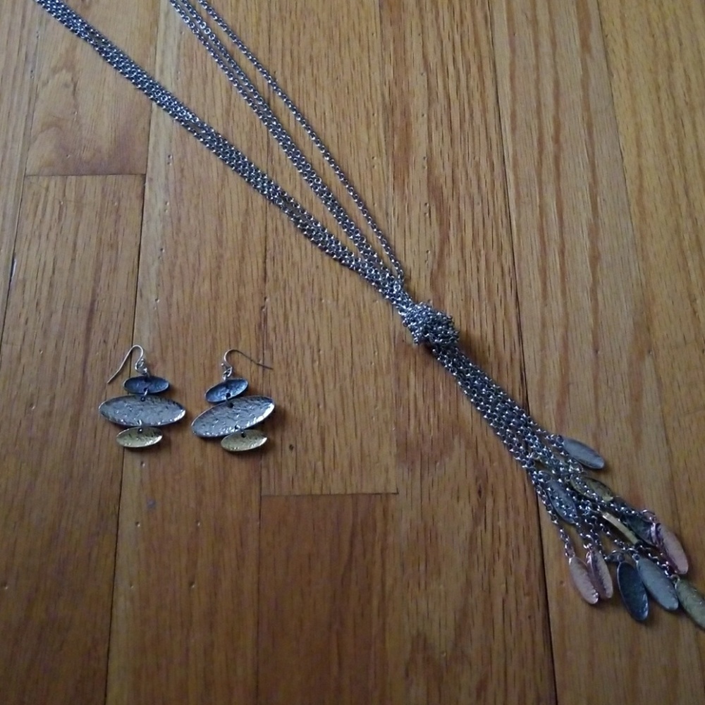 Necklace and earring set
