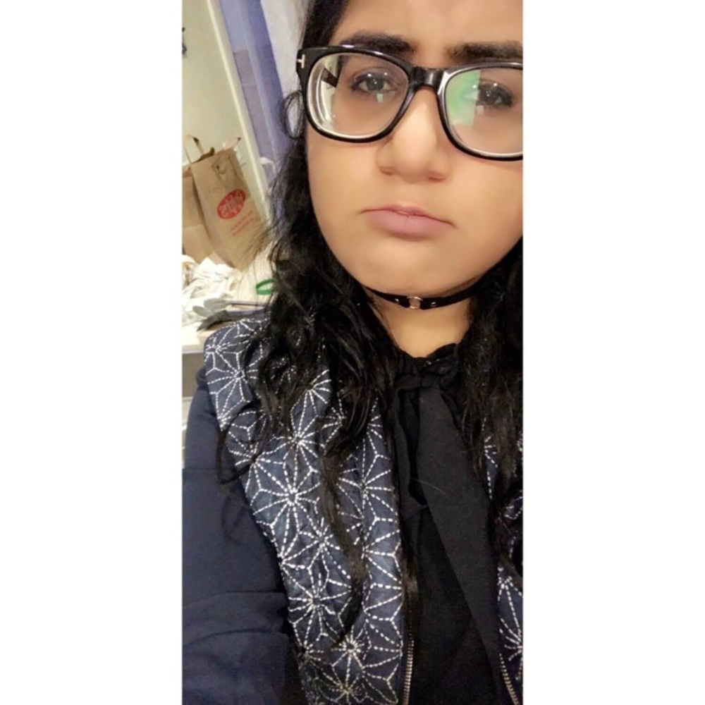 Meet your Posher, Henna