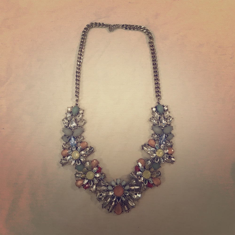 LOFT Gorgeous Floral Statement Necklace 🌸🌺