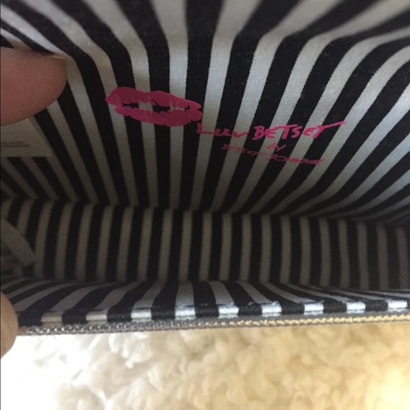 πΈNWT! BETSEY JOHNSON GLITZY HALO WRISTLET - Picture 5 of 5