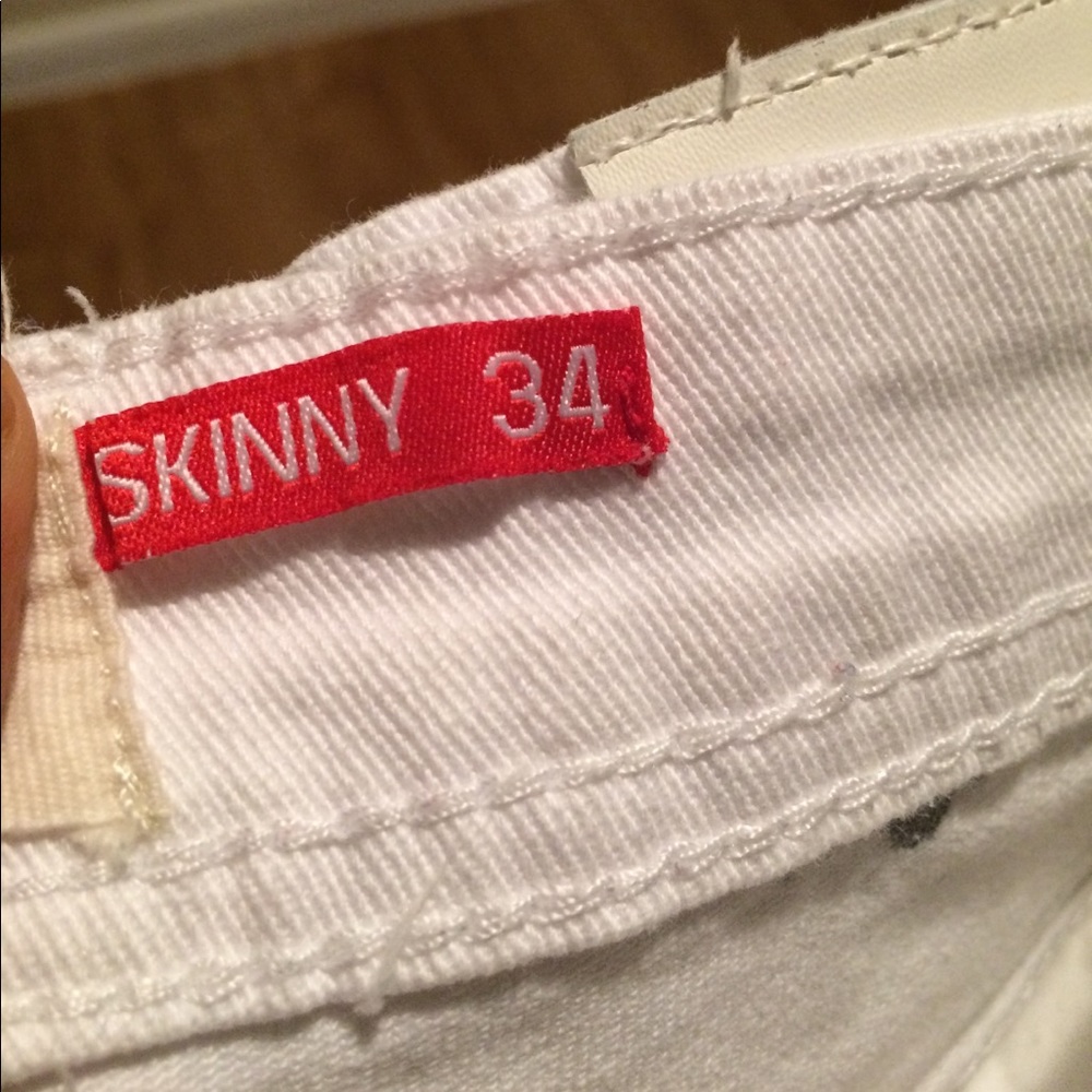 KDNK Distressed Jeans