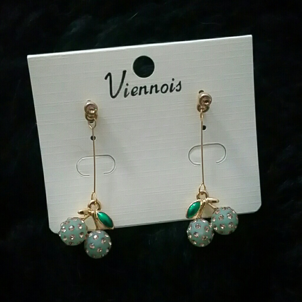 Cherry earing with crystal setting