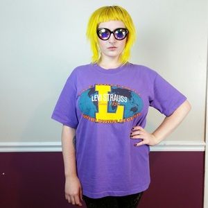 80s 90s Vintage Levis T-Shirt Graphic Tee Purple
