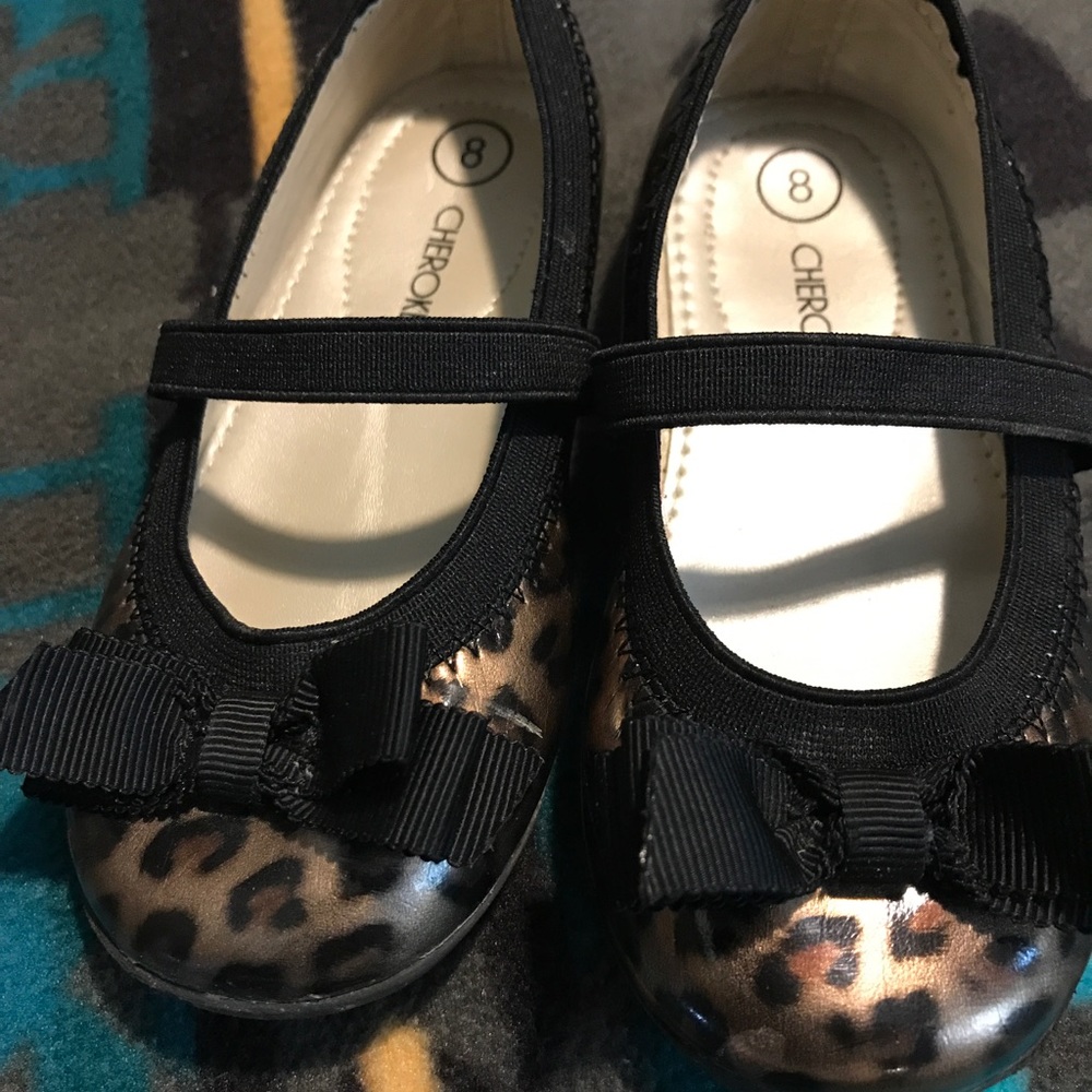 SOLD Girls dress shoes!