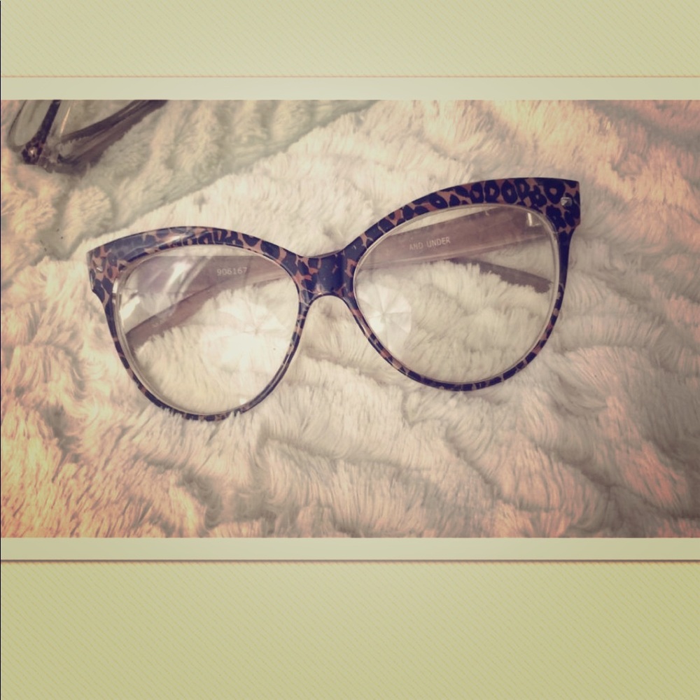 Cat 🐱- eye cheetah print clear glasses