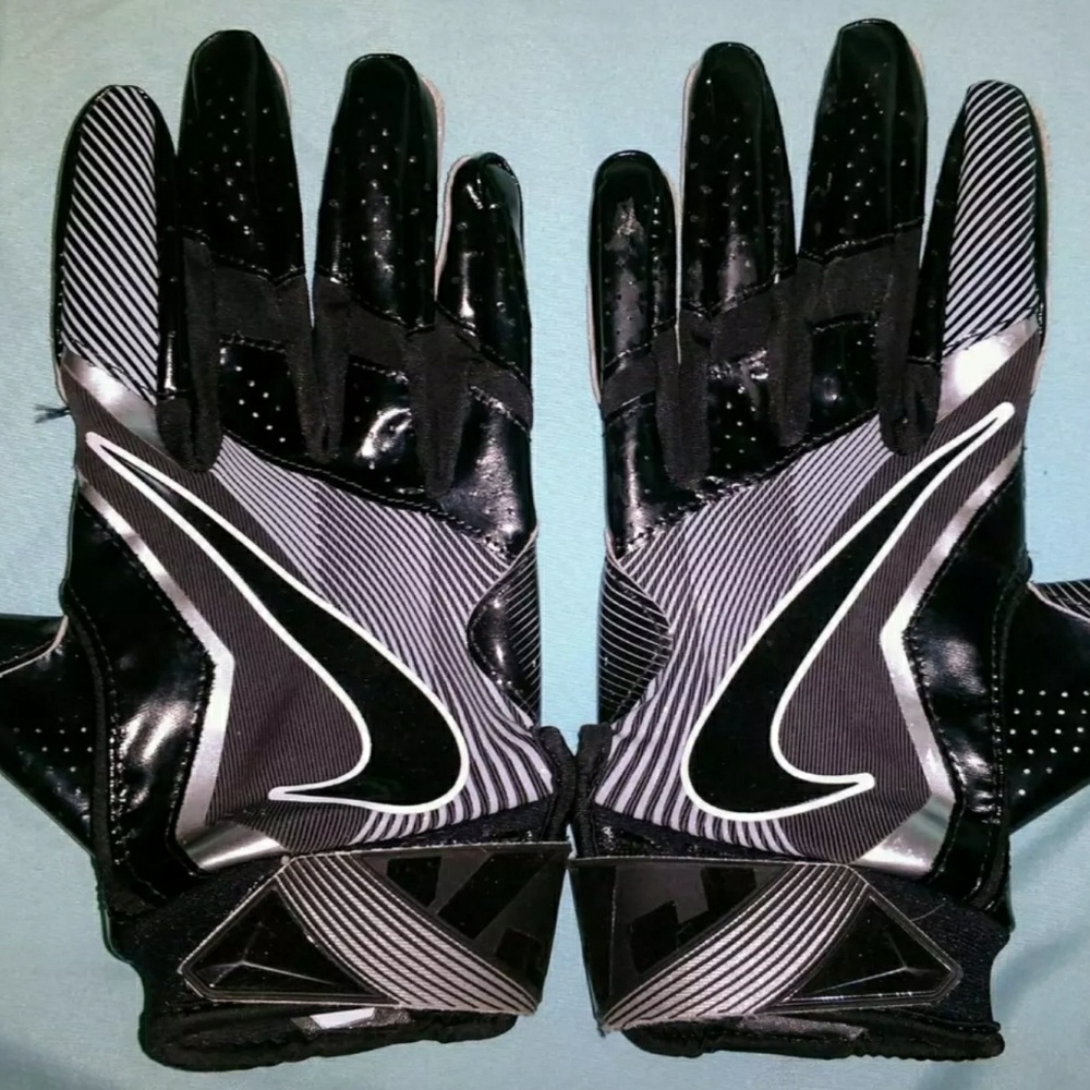 Football gloves