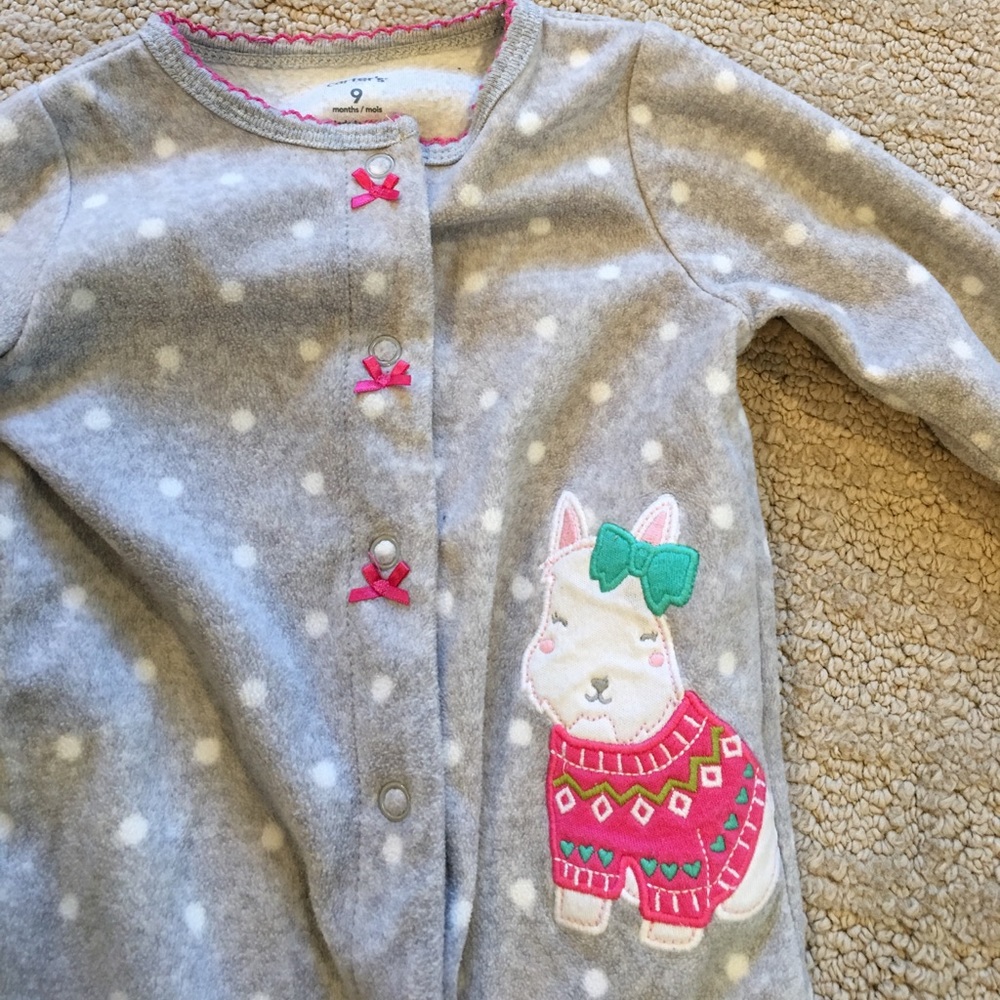 3/$15 Carter's fleece footies pajamas grey 6-9 m - Picture 2 of 5