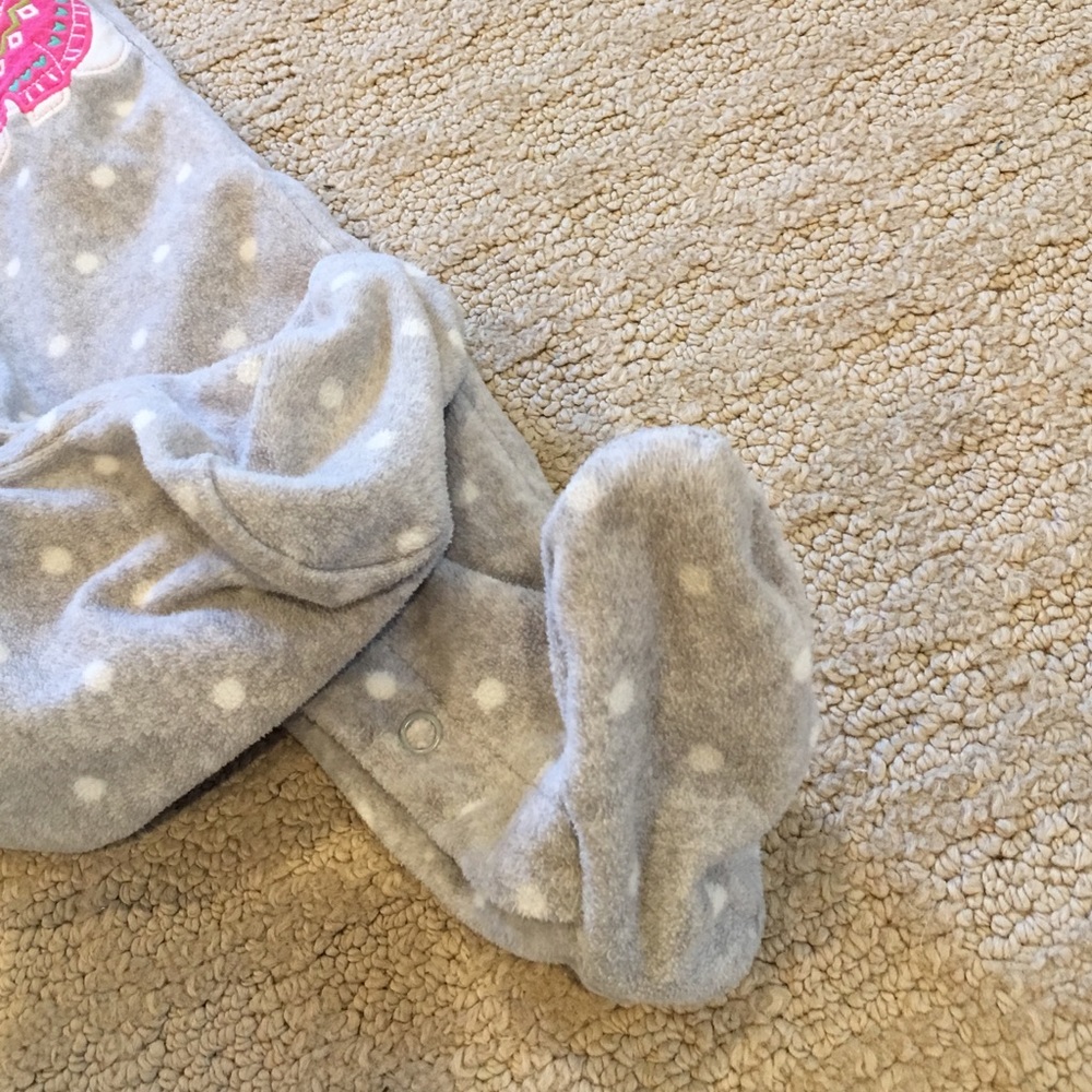 3/$15 Carter's fleece footies pajamas grey 6-9 m - Picture 3 of 5