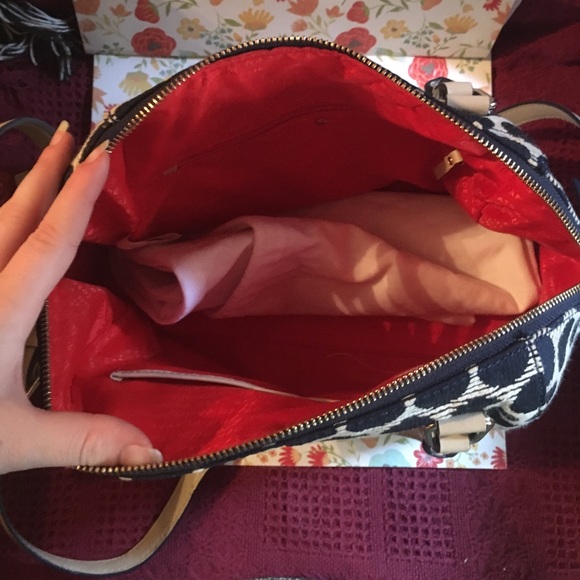 Kate Spade Crossbody ♠️ - Picture 3 of 5