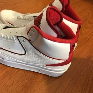 White and red Jordan 2's size 7