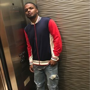 Meet your Posher, Quis