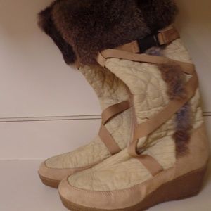 KNEE HIGH FUR TRIMMED WEDGE HEEL BOOTS.