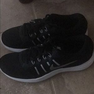 Nike shoes size 7 women's