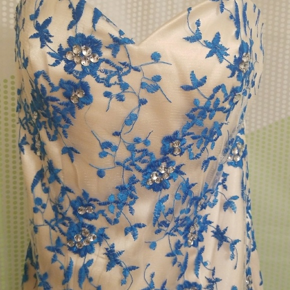 Prom Dress - Picture 3 of 5