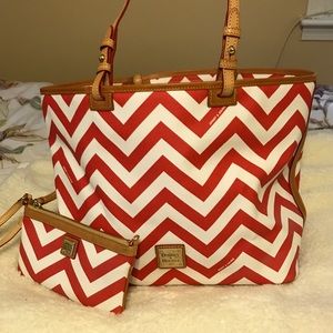 Dooney & Bourke tote handbag