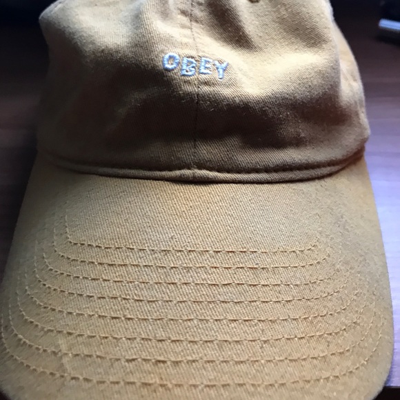 yellow 5 panel cap Obey - Sleeper 5 Panel pale yellow Obey  Limited edition obey hat - yellow and white