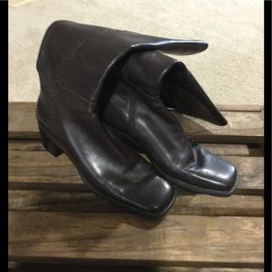 Bandolino Chocolate Leather Boots