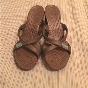 Crocs tan Heels